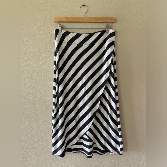 Athleta Ribbon Stripes Midi Skirt Navy Heather and White Size Small - Picture 2 of 6